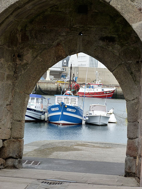 b_boats_archway