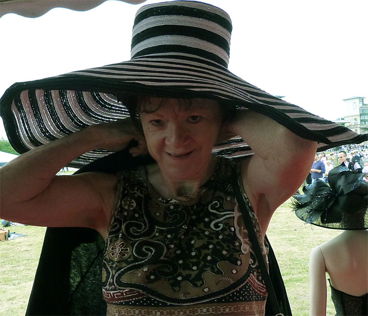p_linda_trying