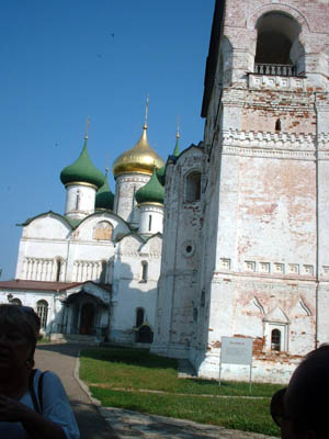 green_gold_domes