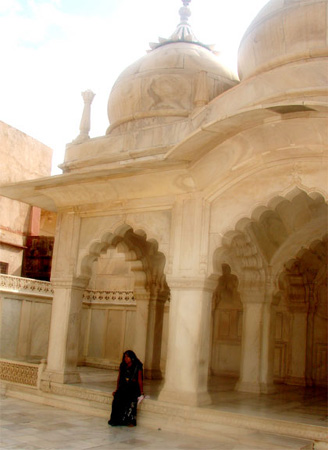 6ladies_mosque