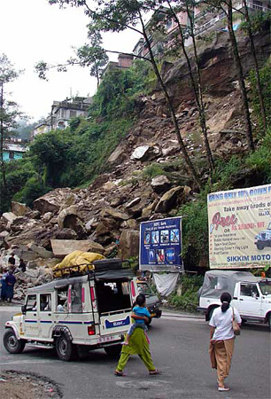 2landslide_hillside