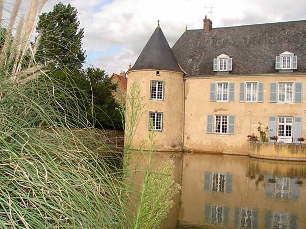 b_pavillion_moat