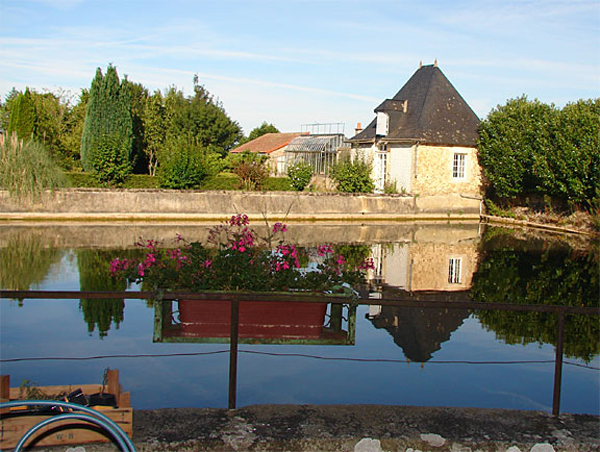 c_pavillion_across_moat