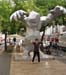 r_lemans_statue