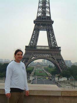eiffel_closer