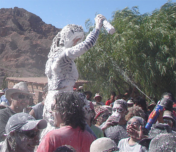 3carnival_spraying