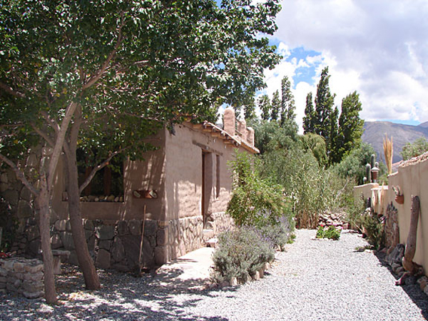 hosts_house