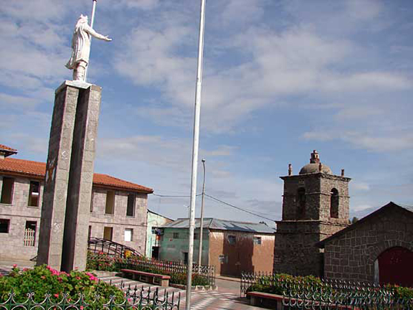 o_taquile_plaza