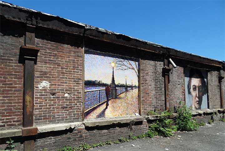 b1_wall_with_paintings