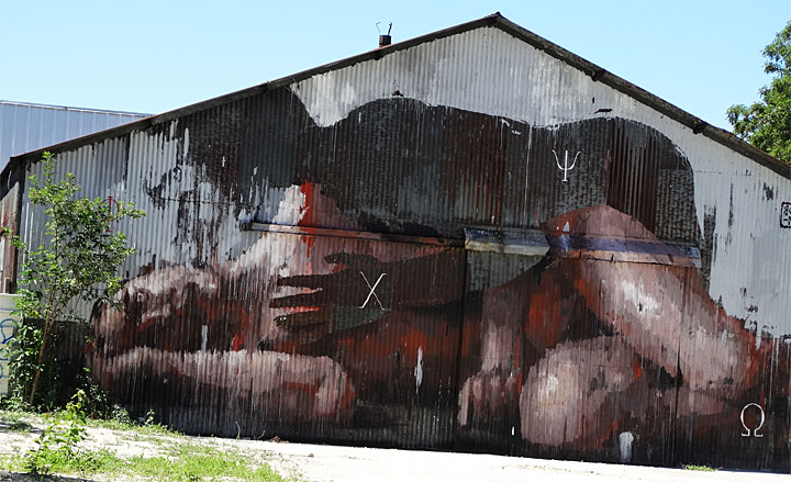 l_corrugated_woman