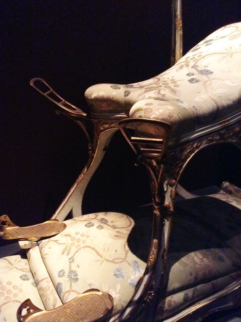 voluptuous_chair