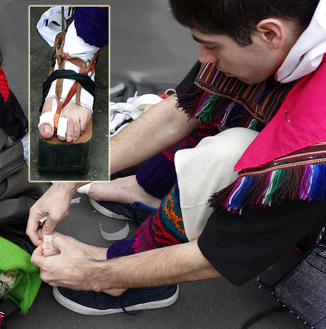 taping_toes